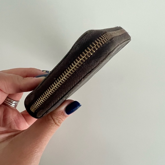 Louis Vuitton Zip Wallet - Picture 3 of 7